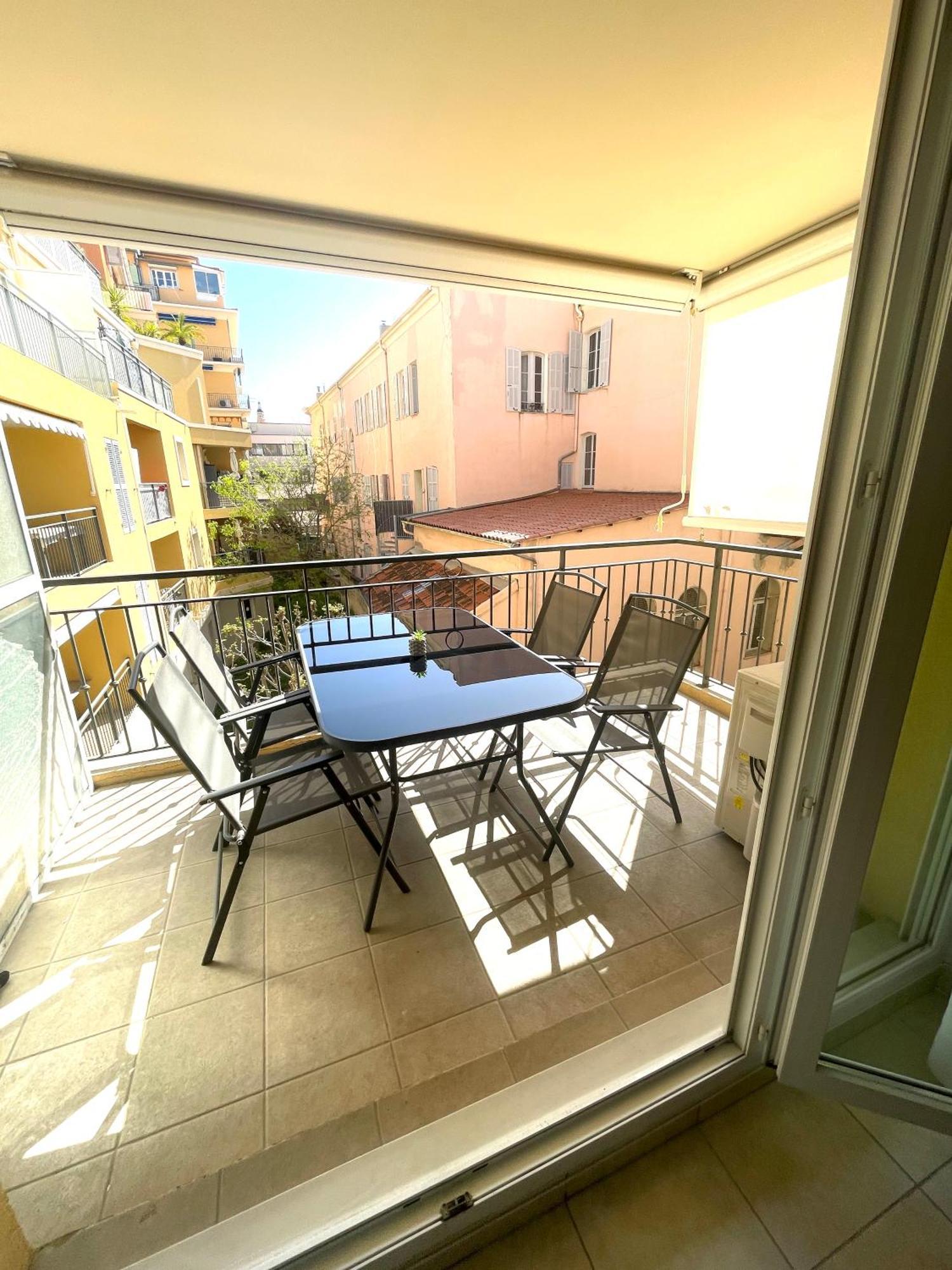 Royal Plazza, Beau T2 Centre Ville, Parking Menton Exteriör bild