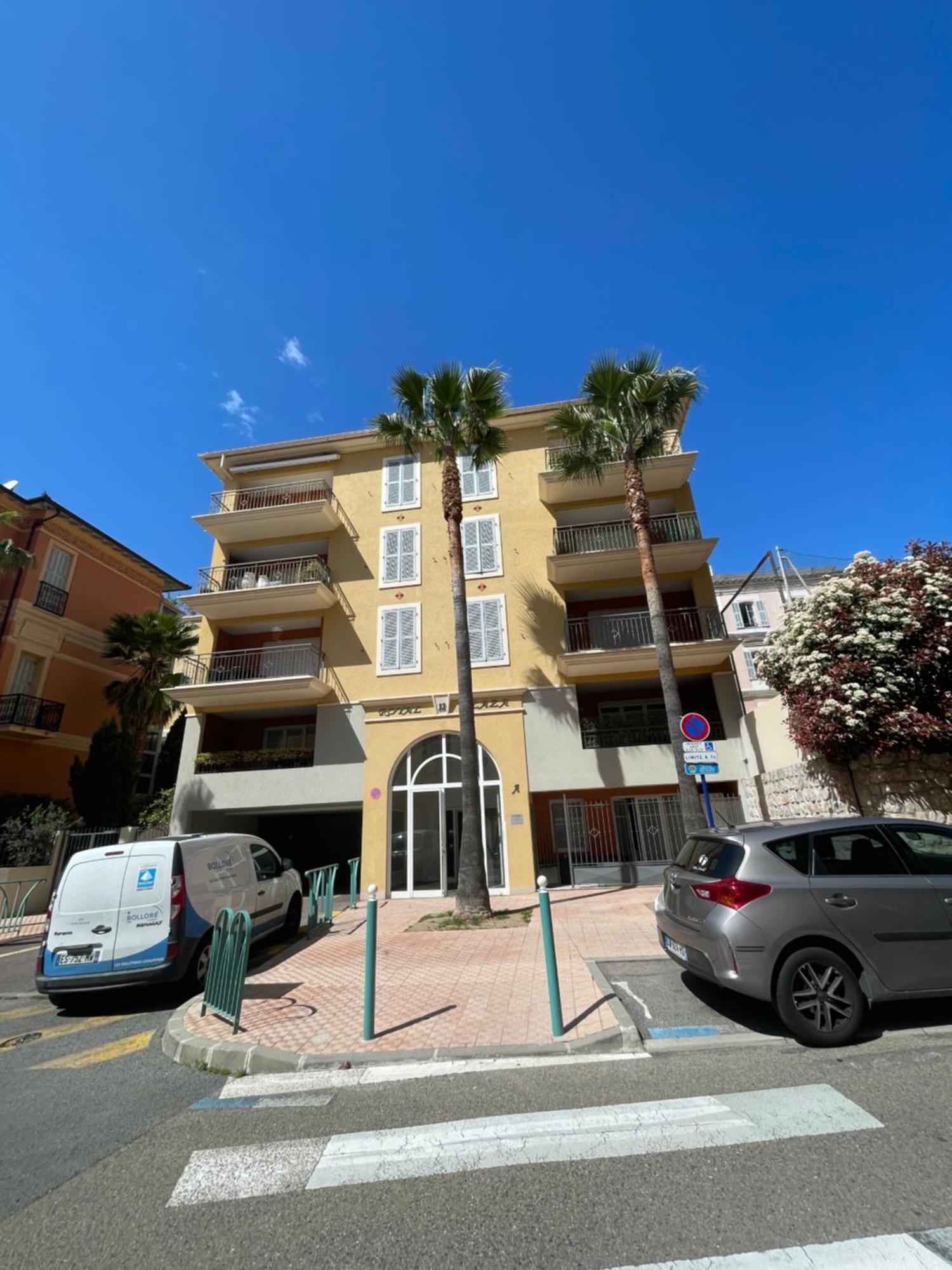 Royal Plazza, Beau T2 Centre Ville, Parking Menton Exteriör bild